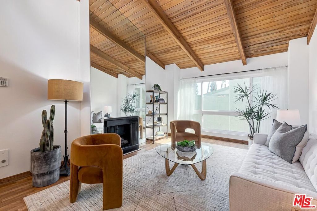 Photo of 4900 Overland Avenue #315, Culver City, CA 90230 (MLS # 25615405)