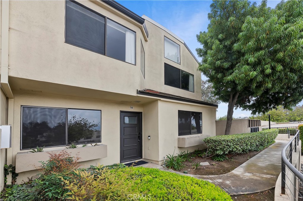 Welcome to this stunning stand-alone END UNIT in the highly desirable “Le Parc” community, offering exceptional privacy and unbeatable convenience. With no neighbors above or below, this beautiful home combines comfortable living with a smart, functional layout that suits any lifestyle.
Step inside to discover a bright and airy interior featuring an open floor plan with modern finishes throughout. The spacious living room centers around a cozy fireplace — perfect for relaxing evenings or entertaining guests. Enjoy fresh, cool comfort year-round thanks to the brand new AC unit.
Upstairs, you’ll find two generously sized bedrooms. The primary suite boasts an en-suite bathroom and ample closet space, while the second bedroom provides the flexibility for guests, a home office, or an additional family member.
Outside, your private patio is the perfect spot for outdoor dining, gardening, or simply unwinding in the fresh air. You’ll also appreciate the convenience of a detached two-car garage with plenty of room for storage.
All appliances are INCLUDED, making this home truly move-in ready!
Located just minutes from a fantastic school district, popular shopping and dining destinations like Costco, Trader Joe’s, and The Shoppes at Chino Hills, you’ll love the unbeatable location. Commuters will appreciate easy access to the 71, 60, and 91 freeways, ensuring smooth travel throughout the Inland Empire and beyond.
Don’t miss your chance to own this exceptional home in an unbeatable location — schedule your showing today!