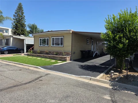 1560 Massachusetts Ave Unit 21, Riverside, CA 92507 - MLS#: PW26160805