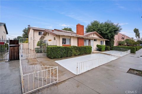 Tiny photo for 22855 Vanowen St, West Hills, CA 91307 (MLS # SR25266566)