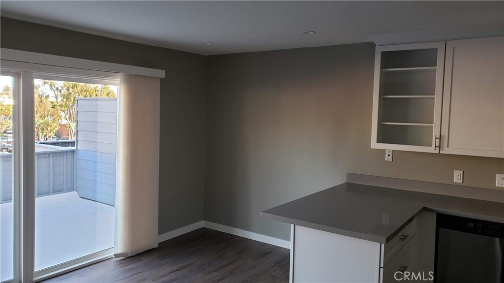 215 Lower Cliff Dr D