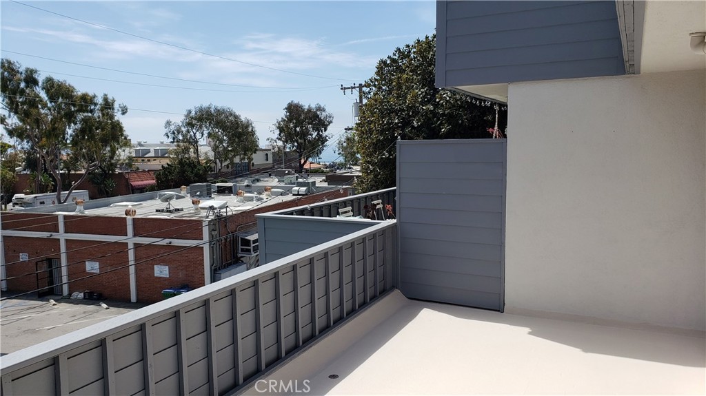 215 Lower Cliff Dr D