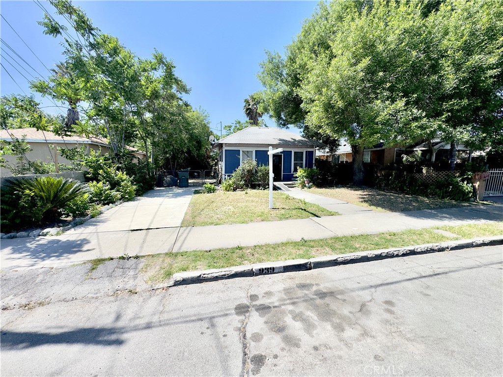 939 W 8th