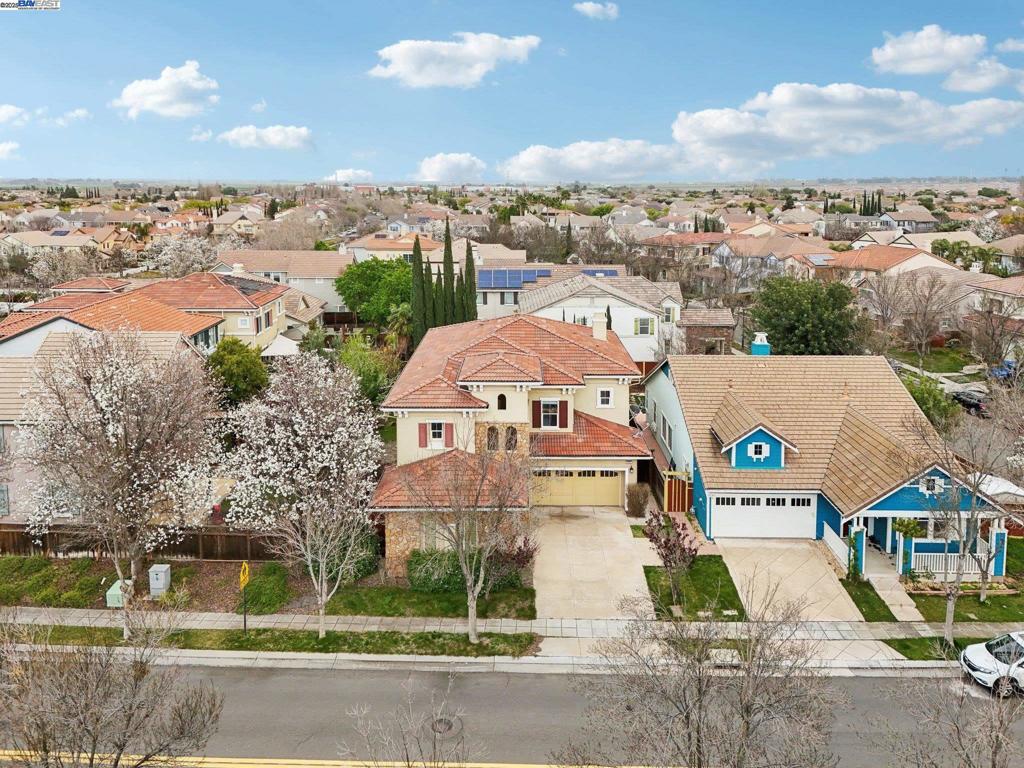 632 S Comunidad Street