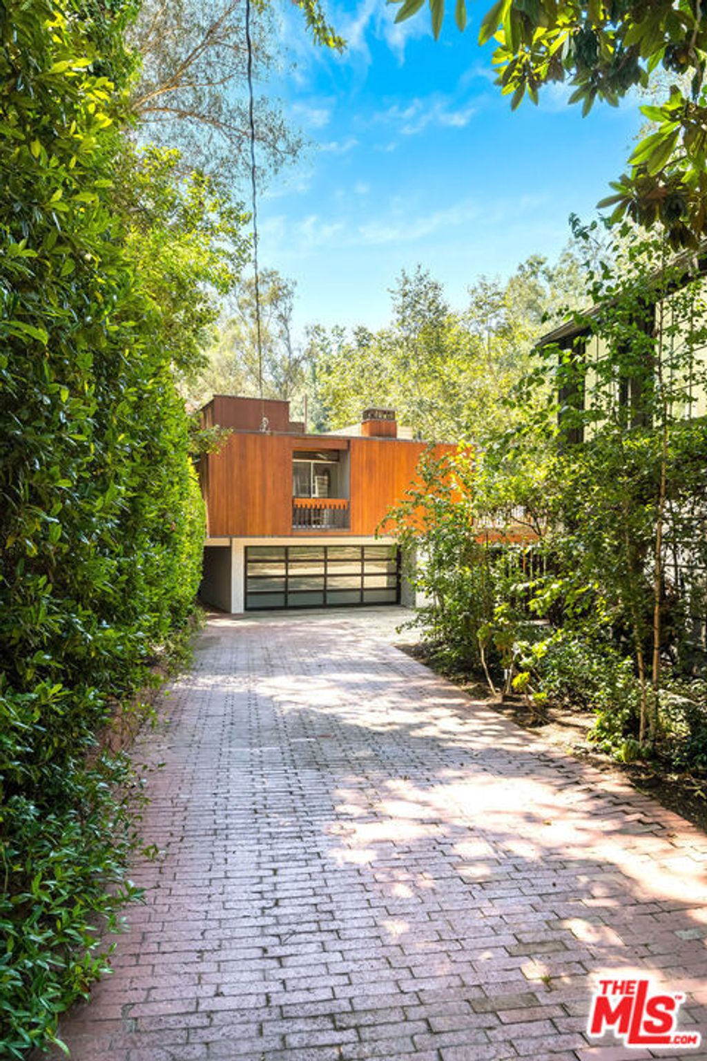 Photo of 681 Brooktree Road, Santa Monica, CA 90402 (MLS # 25610881)