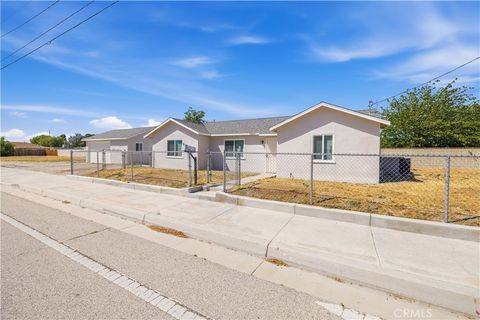 Photo of 1807 W Avenue K8, Lancaster, CA 93534 (MLS # SR26088228)