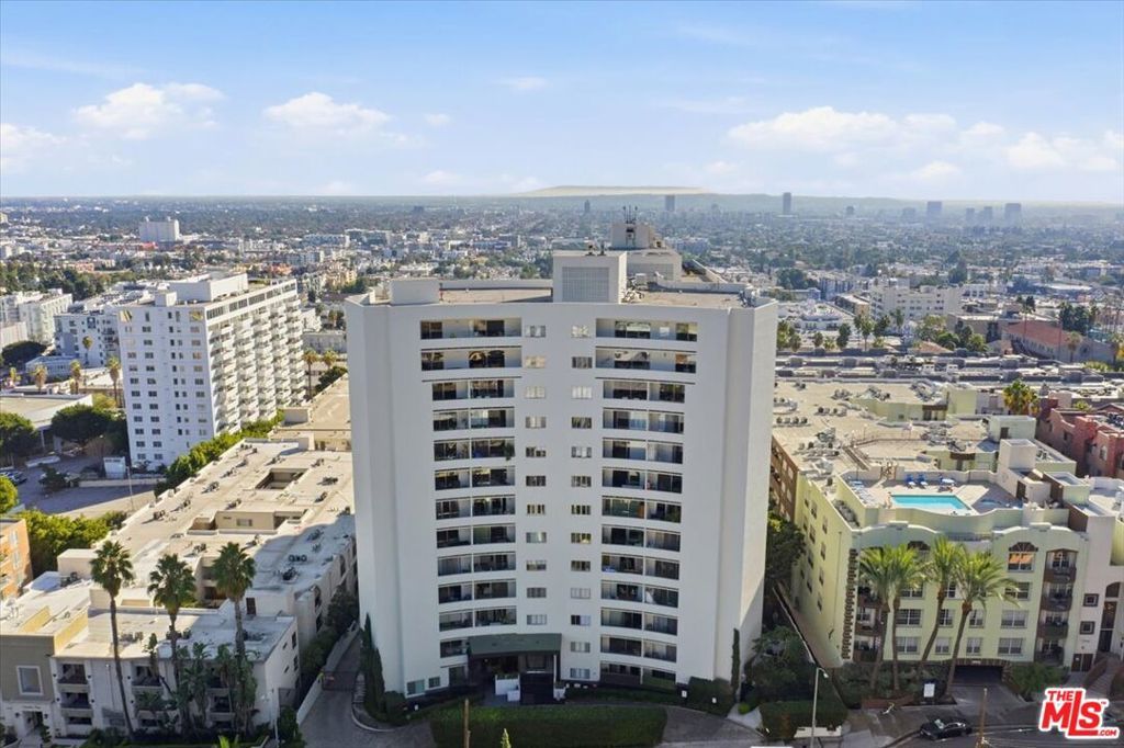 Photo of 7250 Franklin Avenue #517, Los Angeles, CA 90046 (MLS # 25619251)