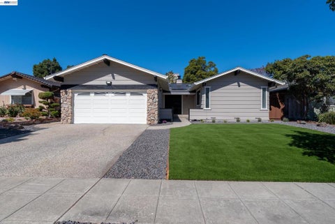 Photo of 1487 Fry Ln LN, Hayward, CA 94545 (MLS # 41150355)