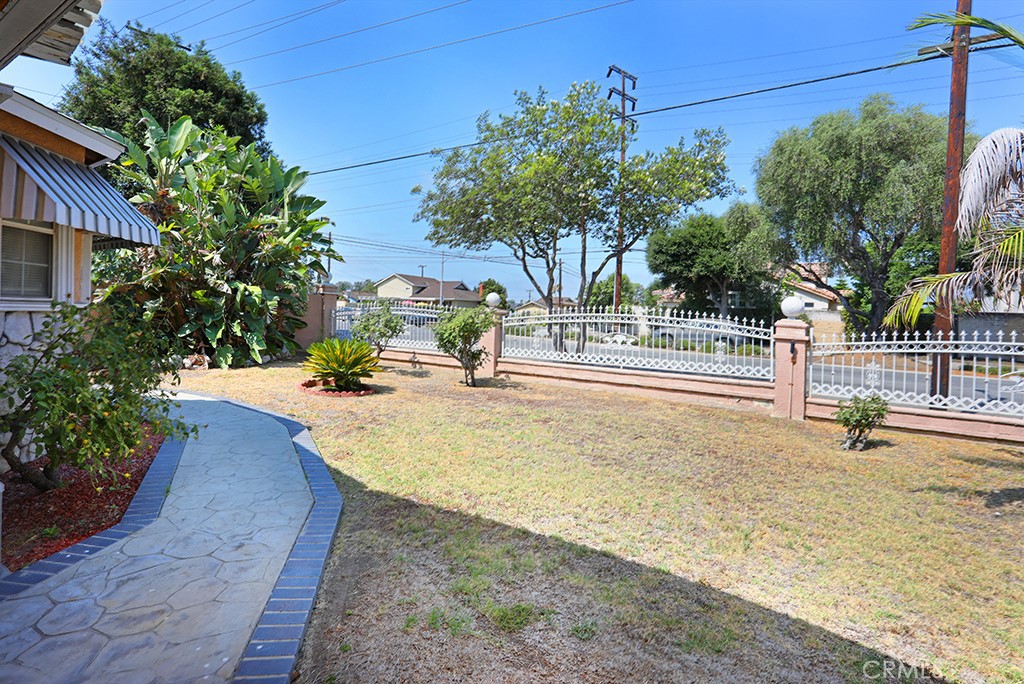 640 S Azusa Avenue
