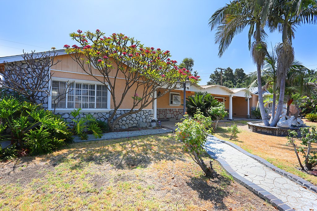 640 S Azusa Avenue