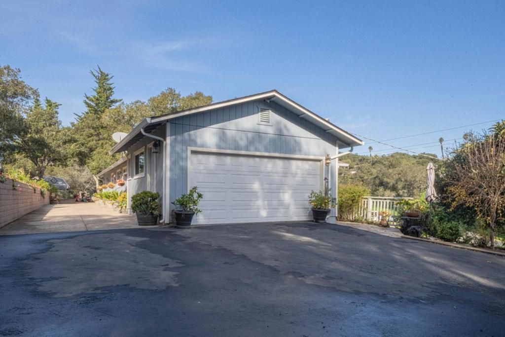 Photo of 6218 Echo Valley Court, Salinas, CA 93907 (MLS # ML82029772)