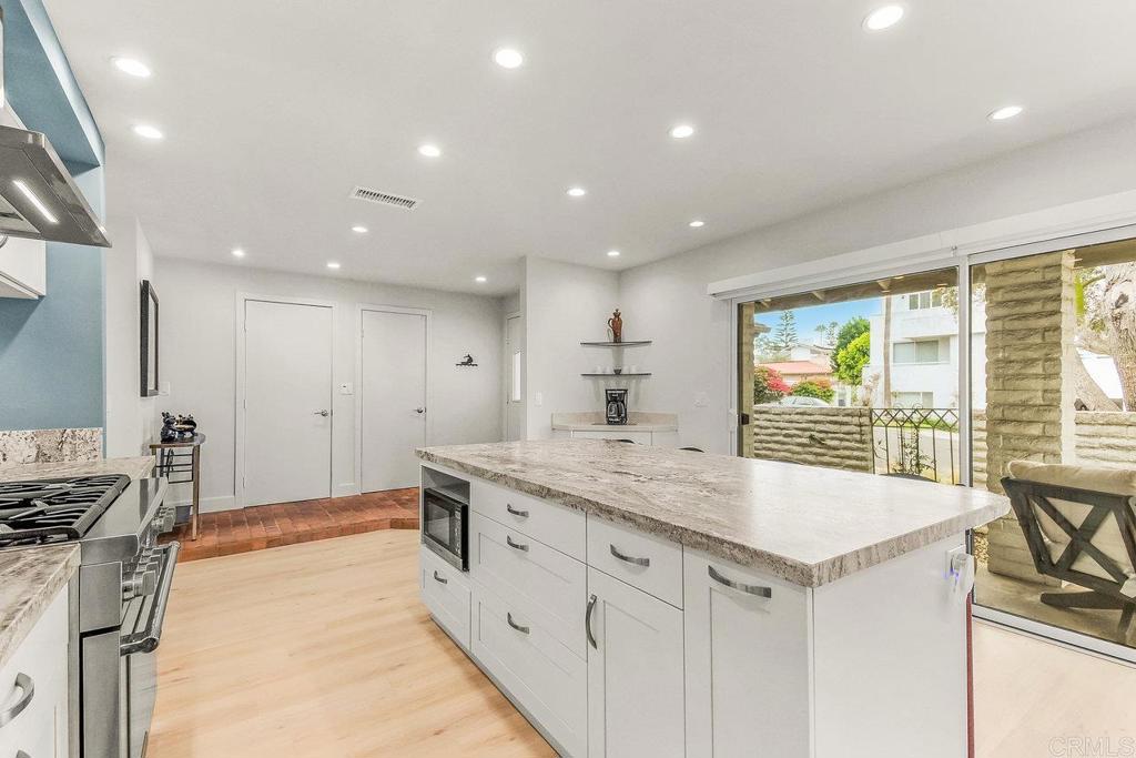 2462 LOZANA Road