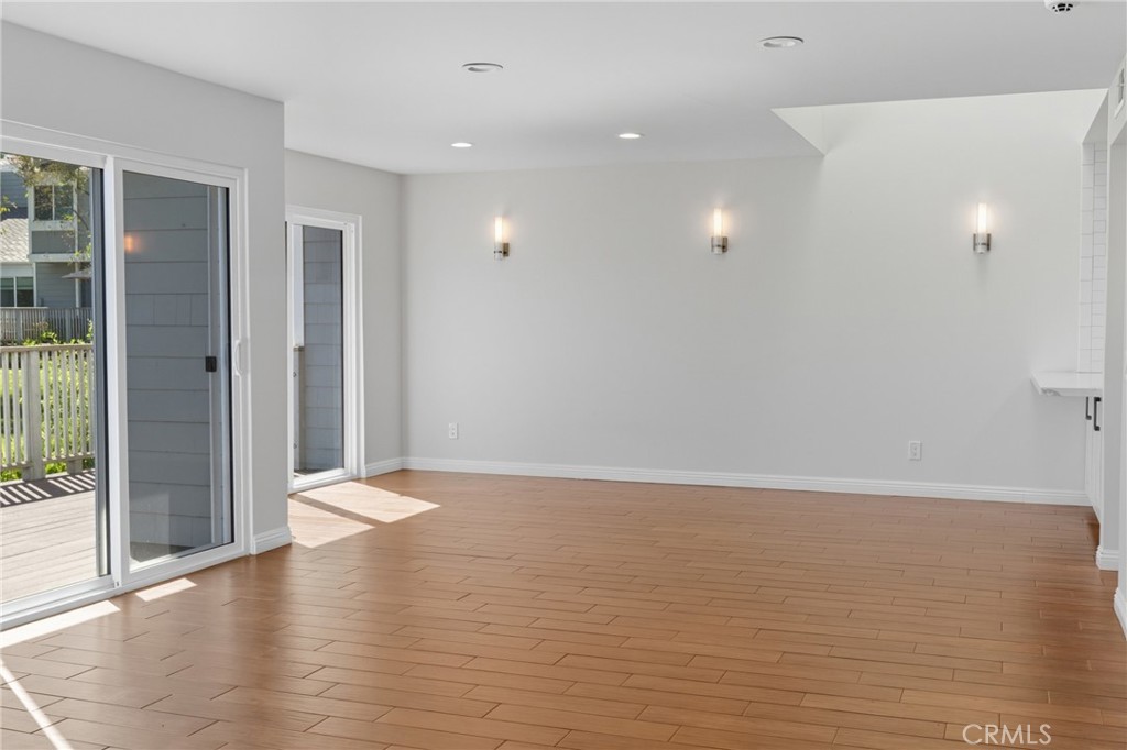 411 San Nicholas