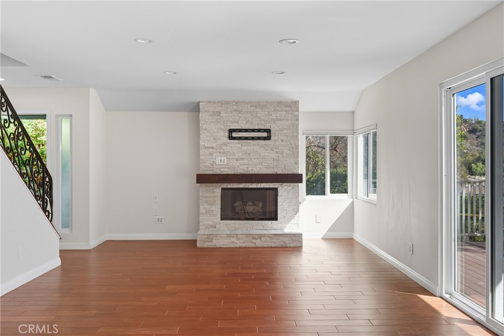 411 San Nicholas