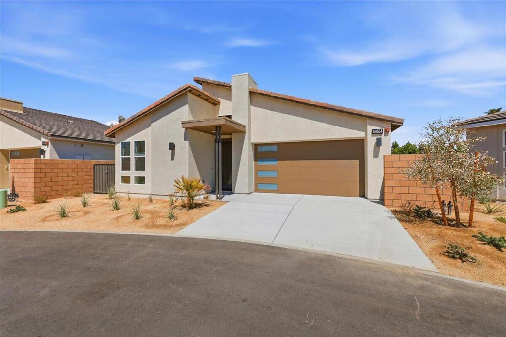 69674 Calle La Costa