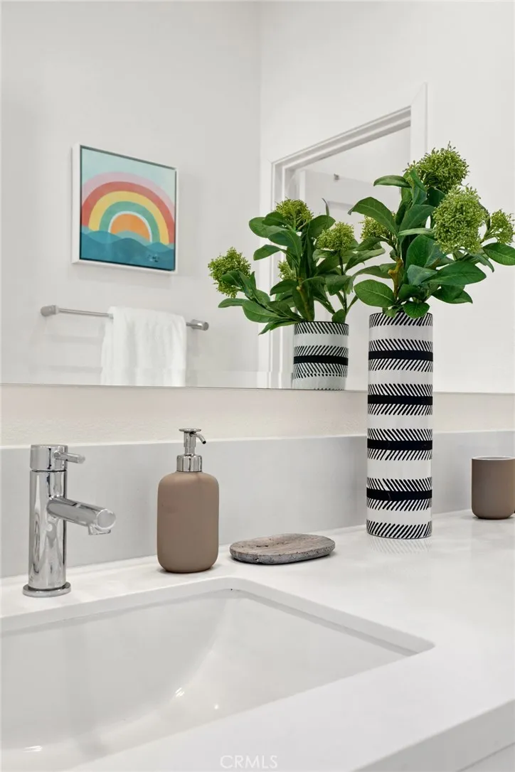 Irvine, California 92618, United States, 3 Bedrooms Bedrooms, ,3 BathroomsBathrooms,Residential,Active,196828