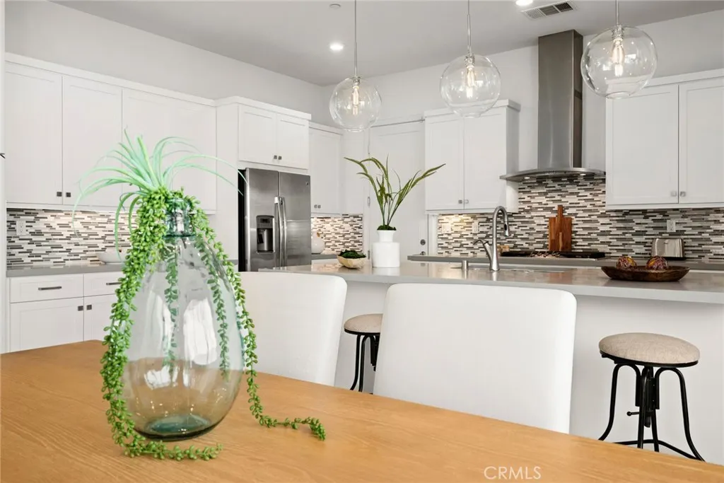 Irvine, California 92618, United States, 3 Bedrooms Bedrooms, ,3 BathroomsBathrooms,Residential,Active,196828