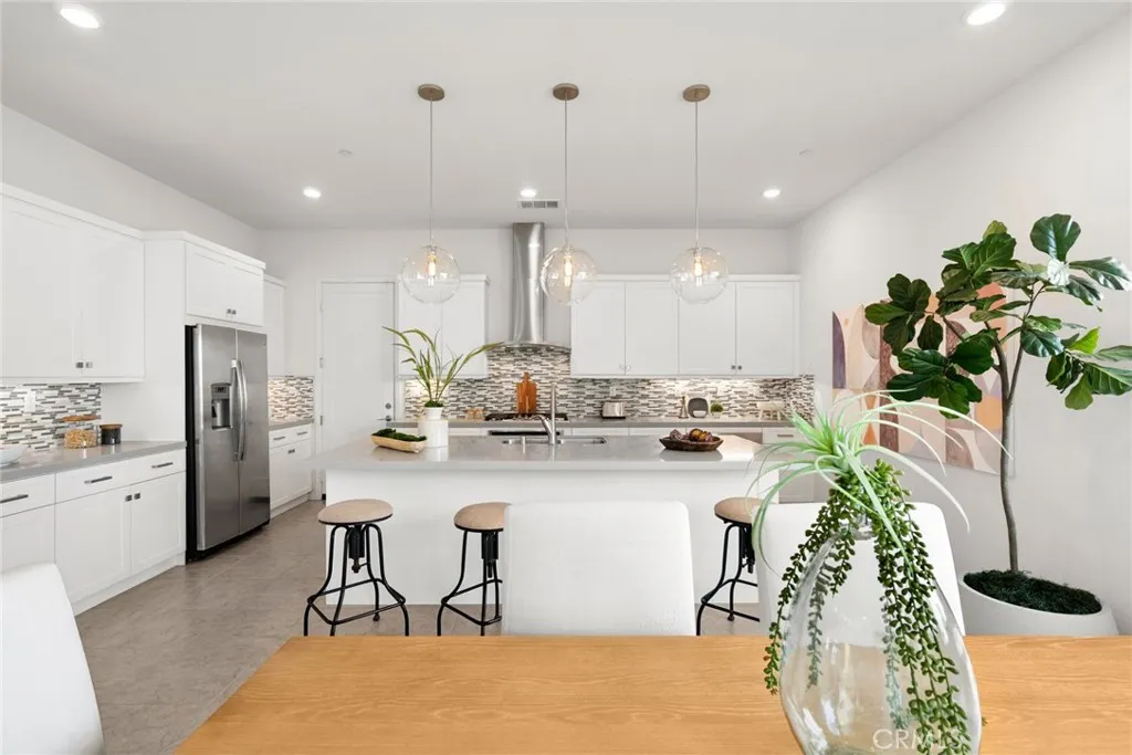 Irvine, California 92618, United States, 3 Bedrooms Bedrooms, ,3 BathroomsBathrooms,Residential,Active,196828