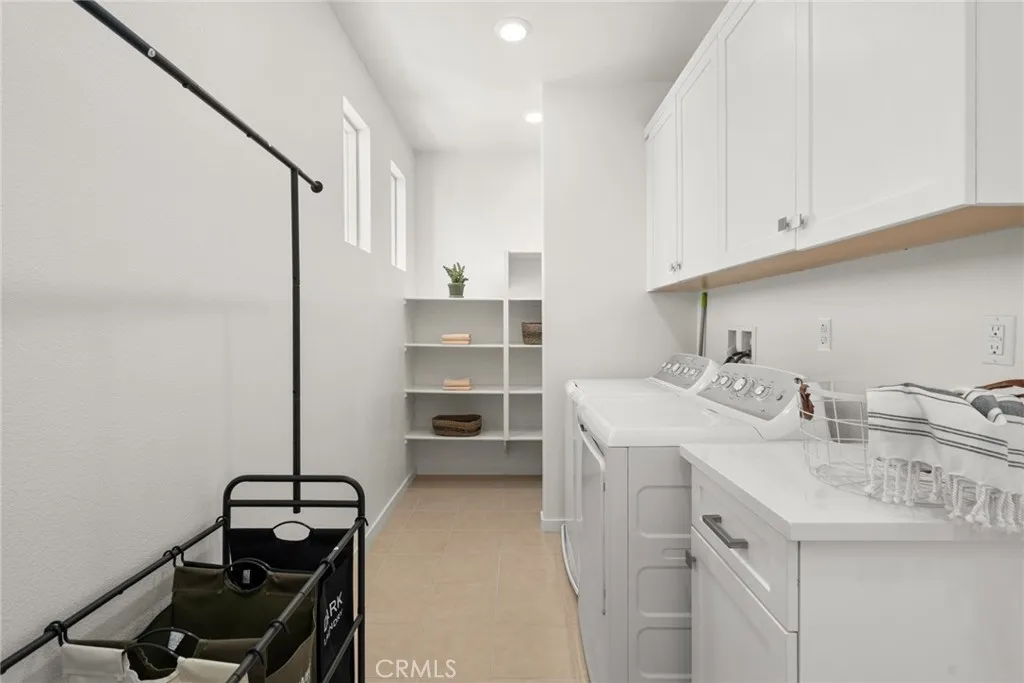 Irvine, California 92618, United States, 3 Bedrooms Bedrooms, ,3 BathroomsBathrooms,Residential,Active,196828