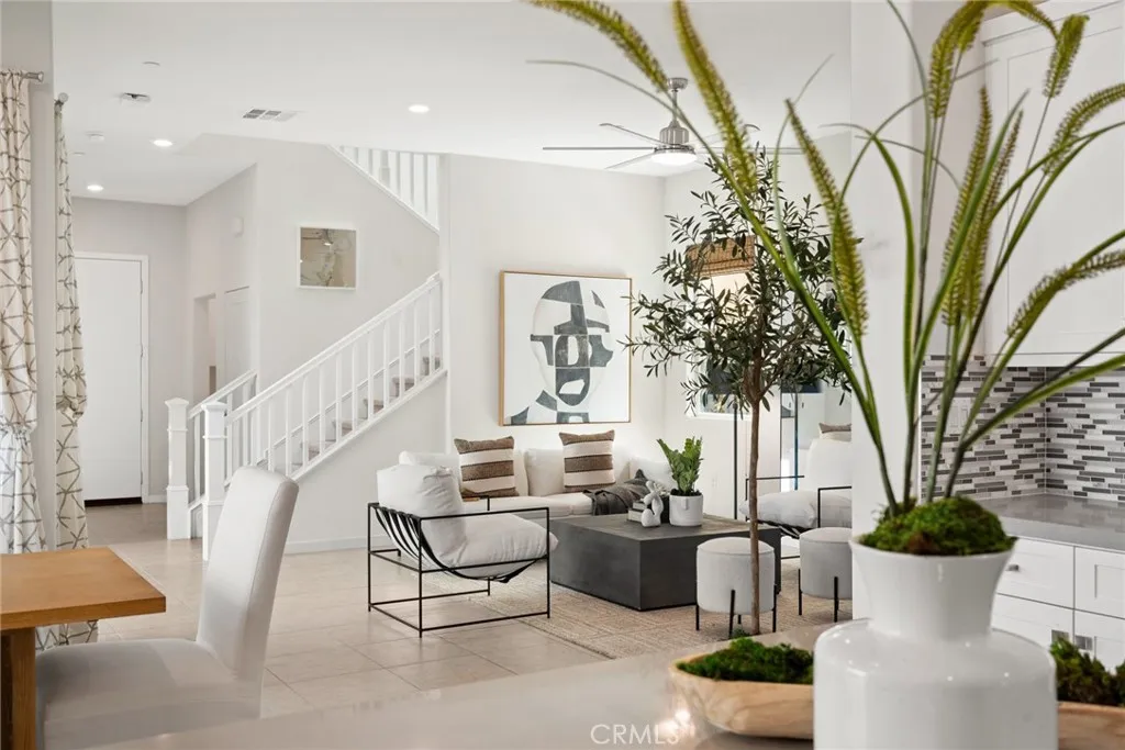 Irvine, California 92618, United States, 3 Bedrooms Bedrooms, ,3 BathroomsBathrooms,Residential,Active,196828