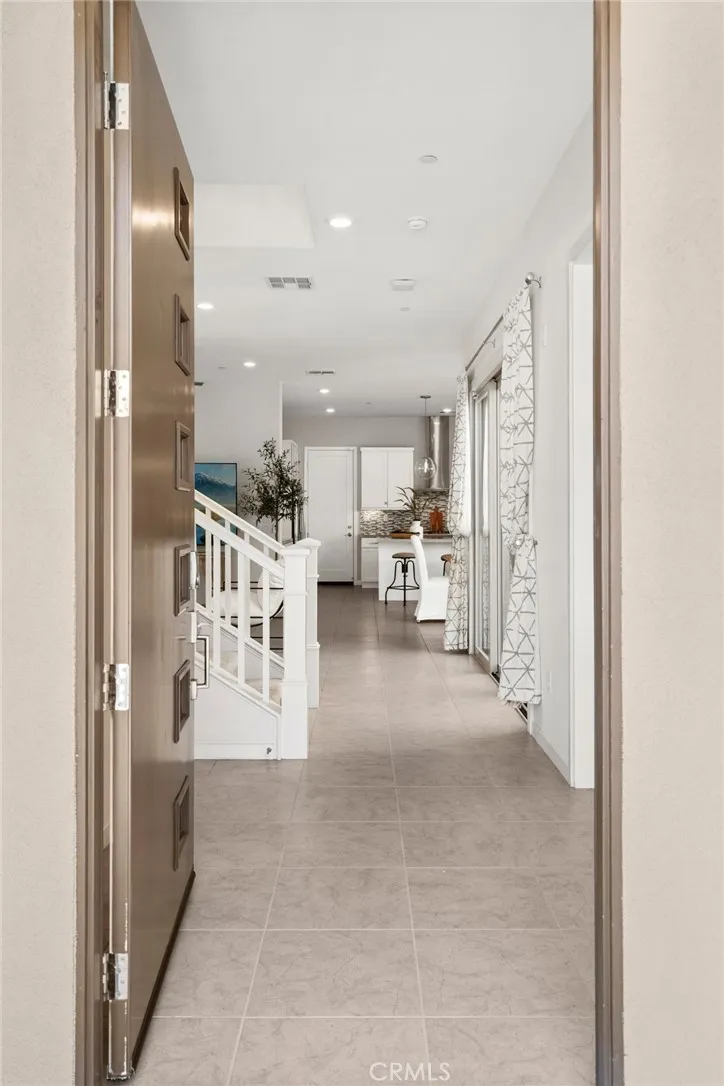 Irvine, California 92618, United States, 3 Bedrooms Bedrooms, ,3 BathroomsBathrooms,Residential,Active,196828