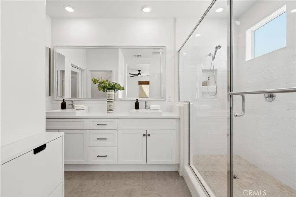 Irvine, California 92618, United States, 3 Bedrooms Bedrooms, ,3 BathroomsBathrooms,Residential,Active,196828