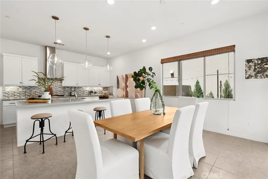 Irvine, California 92618, United States, 3 Bedrooms Bedrooms, ,3 BathroomsBathrooms,Residential,Active,196828