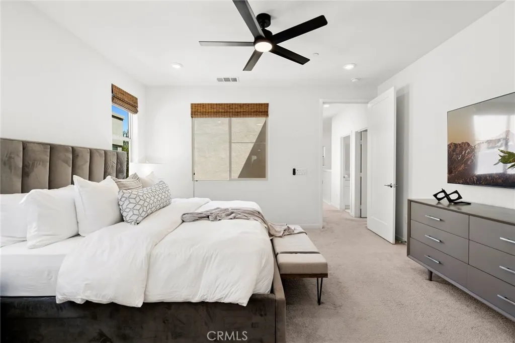 Irvine, California 92618, United States, 3 Bedrooms Bedrooms, ,3 BathroomsBathrooms,Residential,Active,196828