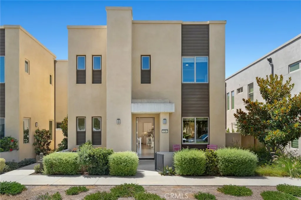 Irvine, California 92618, United States, 3 Bedrooms Bedrooms, ,3 BathroomsBathrooms,Residential,Active,196828