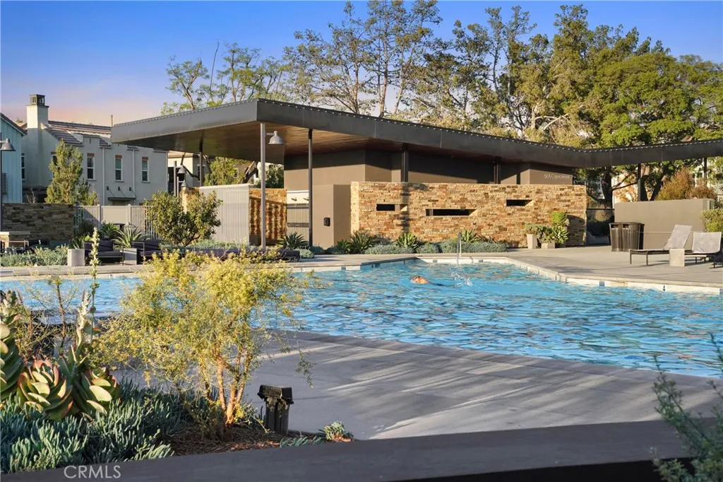 Irvine, California 92618, United States, 3 Bedrooms Bedrooms, ,3 BathroomsBathrooms,Residential,Active,196828