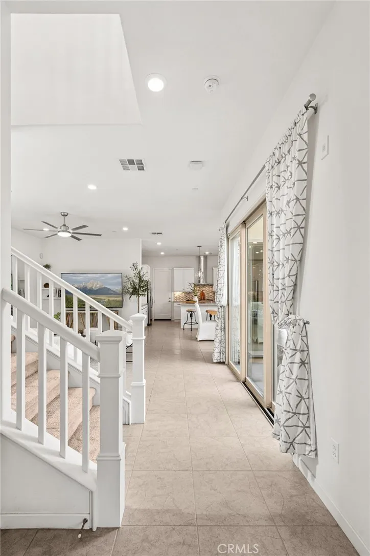 Irvine, California 92618, United States, 3 Bedrooms Bedrooms, ,3 BathroomsBathrooms,Residential,Active,196828