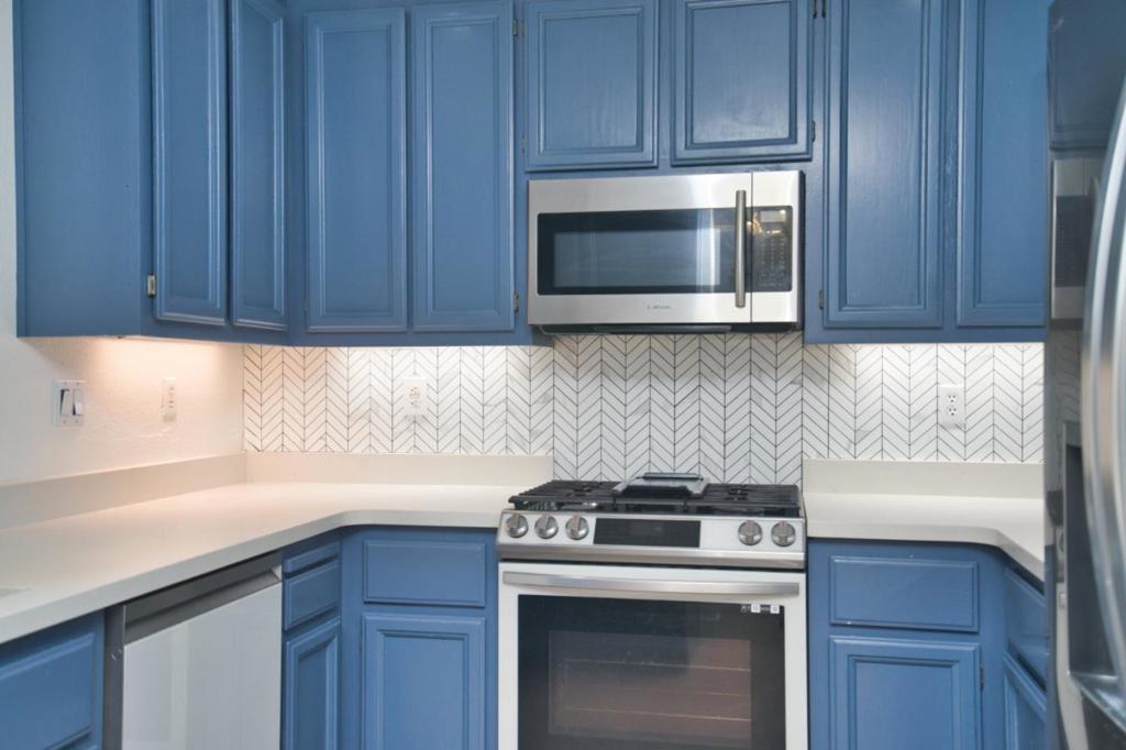 1363 Tea Rose Circle