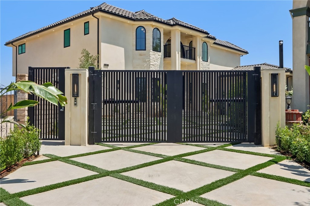 18200 Sheffield Lane