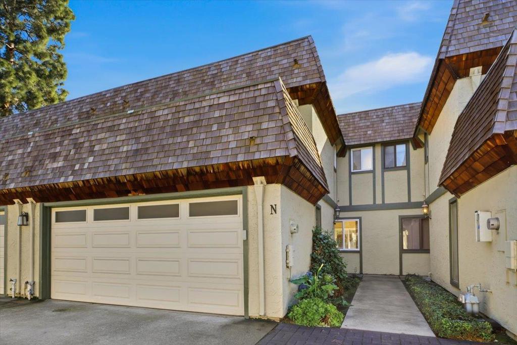 275 S Bayview Avenue N