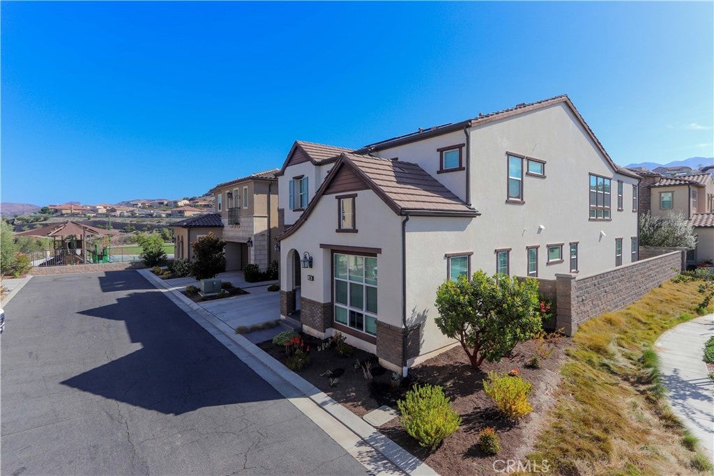 1090 Viejo Hills