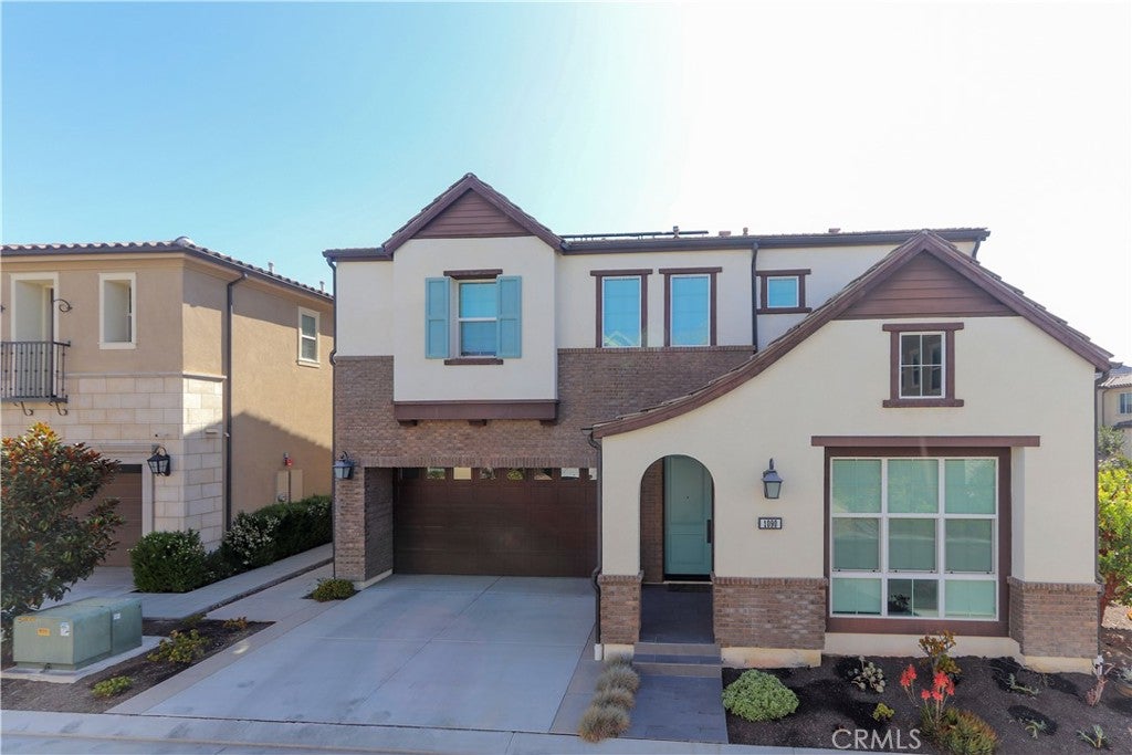 1090 Viejo Hills