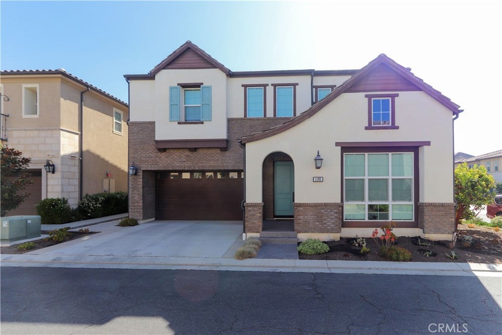 1090 Viejo Hills