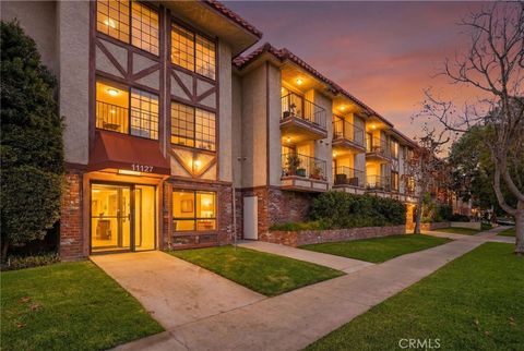 Photo of 11127 La Maida #9, North Hollywood, CA 91601 (MLS # SR26011987)