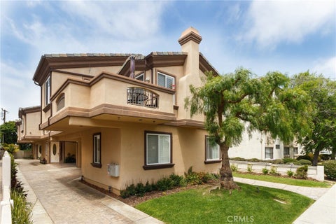 Photo of 2113 Mathews AVE, Redondo Beach, CA 90278 (MLS # SB26208585)