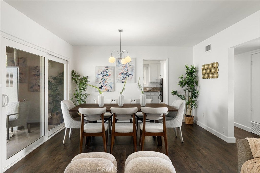 1711 E Alaska