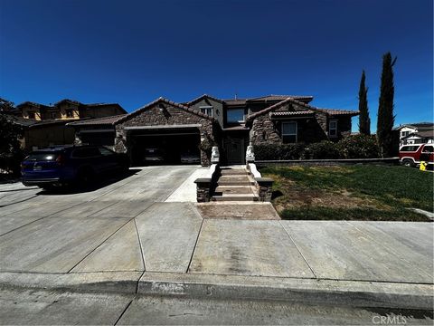 Photo of 428 Iriole Rd RD, San Jacinto, CA 92582 (MLS # IG26107194)