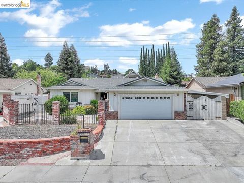 Photo of 3108 Ashburton Drive Dr, Antioch, CA 94509 (MLS # 41131958)