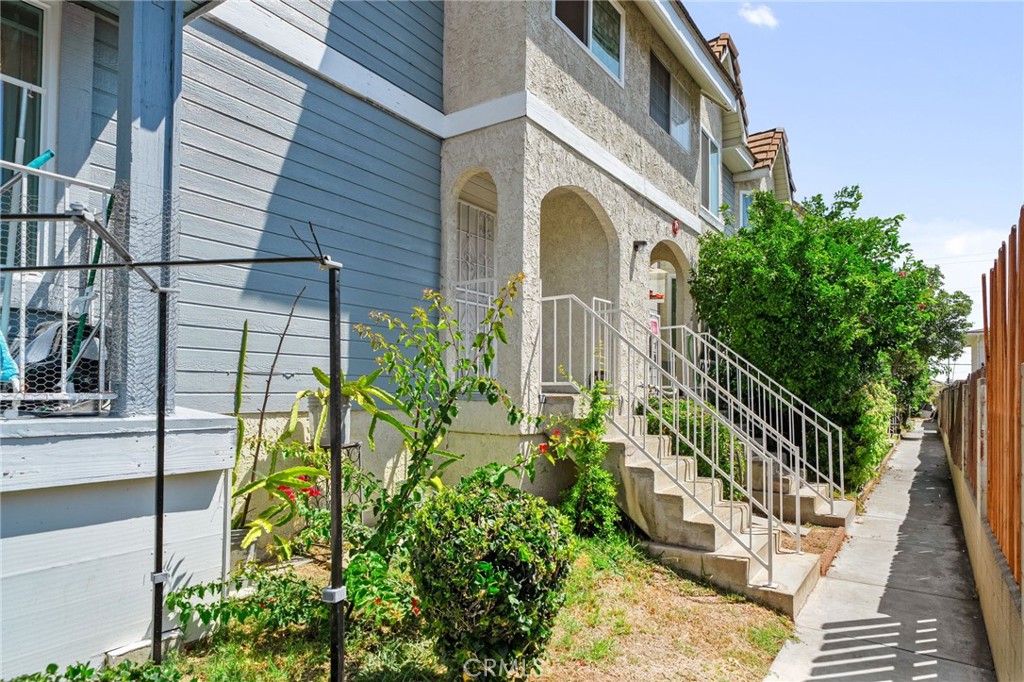 516 N Moore Avenue A