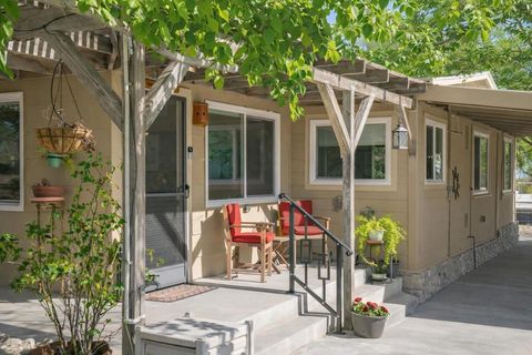 Photo of 6913 Apache Trail, Yucca Valley, CA 92284 (MLS # 219141555DA)