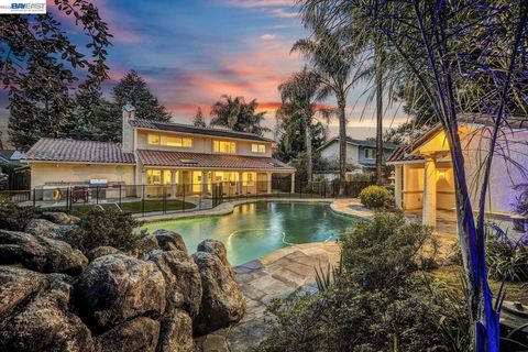 Photo of 796 Posada Way Way, Fremont, CA 94536 (MLS # 41129799)