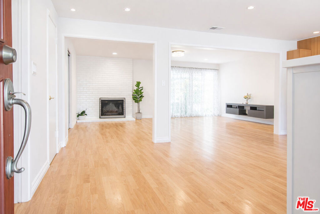 10550 Woldrich Street