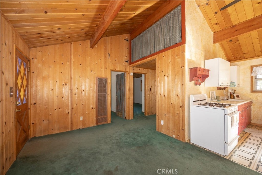 337 Holmes Lane