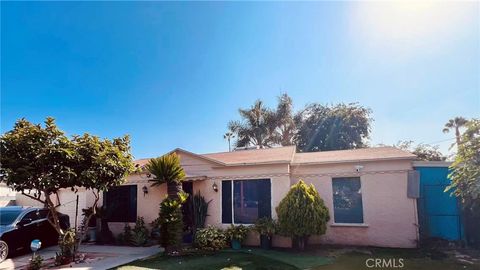 Photo of 762 E El Sur Street, Duarte, CA 91010 (MLS # AR26094662)