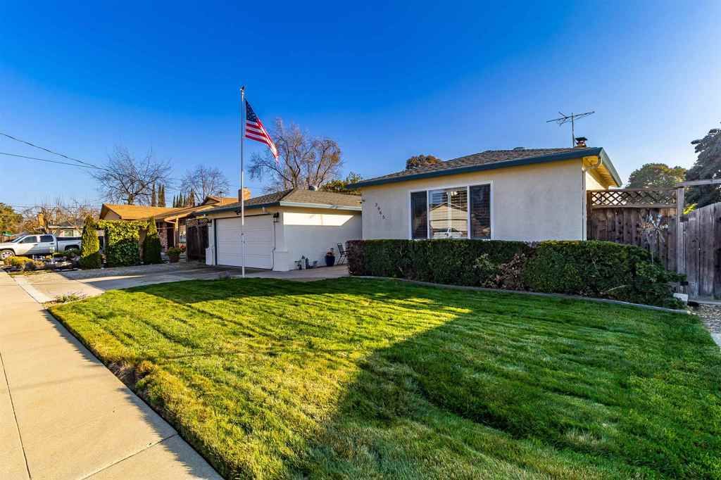 Photo of 3965 Purdue Way Way, Livermore, CA 94550 (MLS # 41123030)