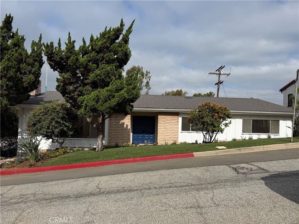 443 Woodbury RD, Glendale CA 91206